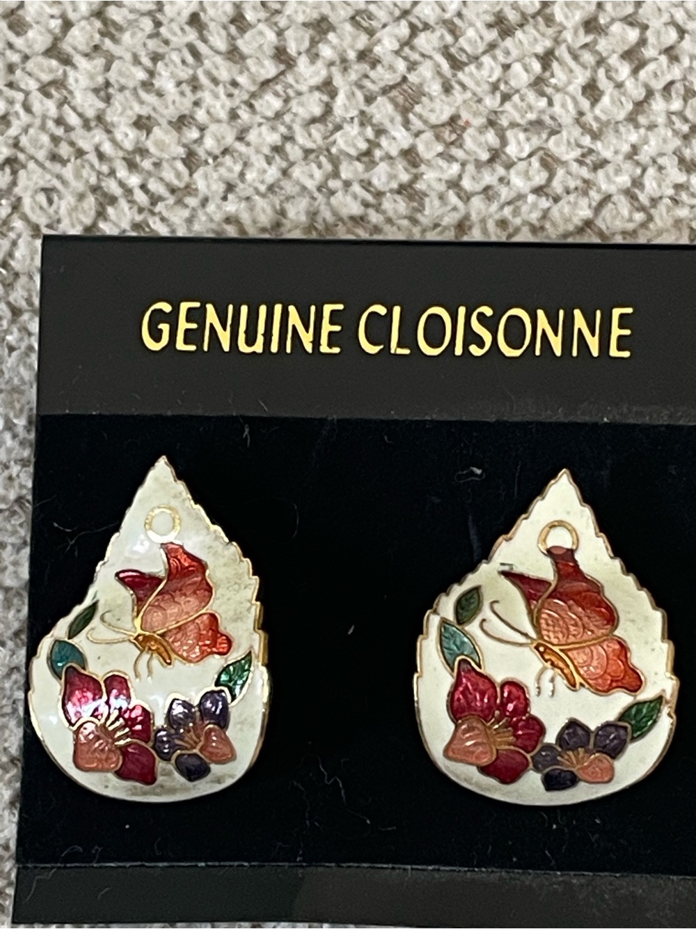 New  Cloisonné White Wave Teardrop Floral Earrings